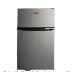 Whirlpool 3.1 Cu Ft Mini refrigerator