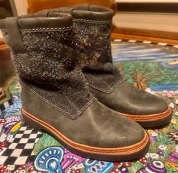 Gray suede leather Clark’s ankle boots