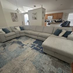 Large Electric Reclining Sectional *Like NEW*  