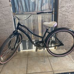 Woman’s HUFFY CRUISER 