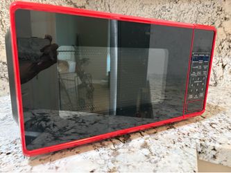 Mainstays Mini Microwave 0.7 cu. ft. Red