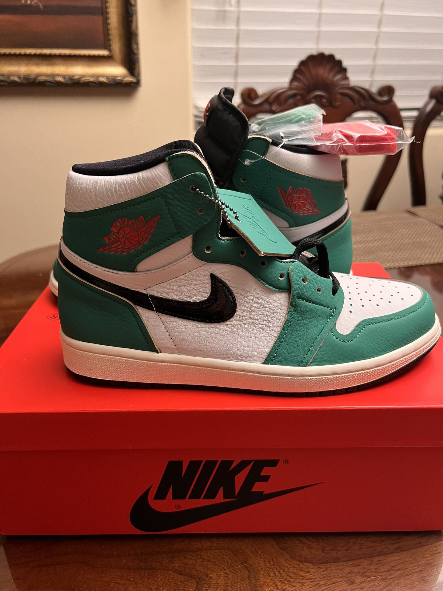 Jordan 1 Lucky Green Size 10 W
