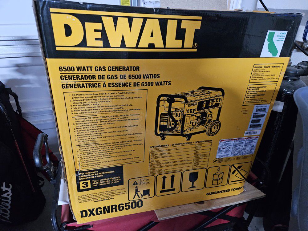 Dewalt 6500 Watt Manual Gas Generator  (New in box sealed)