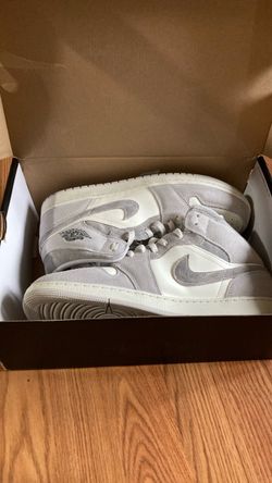 Air Jordan 1 Mid SE Neutral Grey/Smoke Grey – Men’s 12