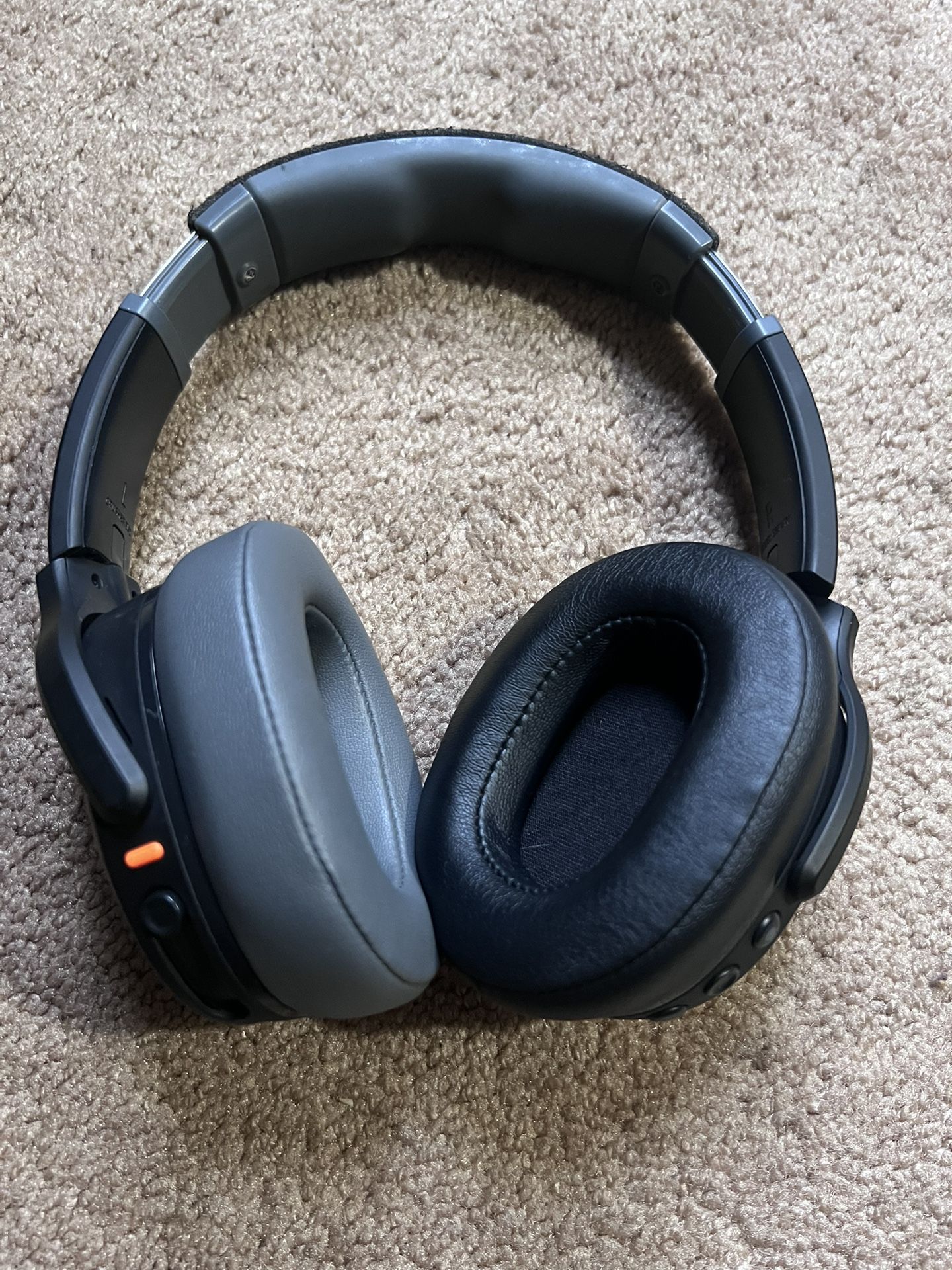 SKULLCANDY EVO WIRELESS HEADPHONES