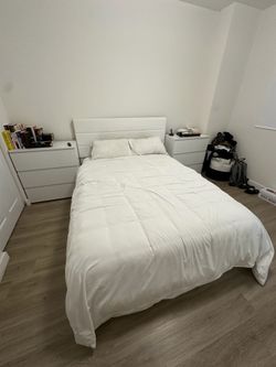 Queen bed with mattress