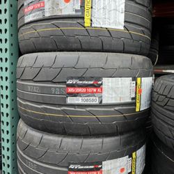 305/35R20 New Nitto NT555RII Tires