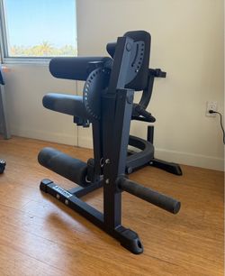 Titan Fitness Plate-loaded Leg Extension Machine