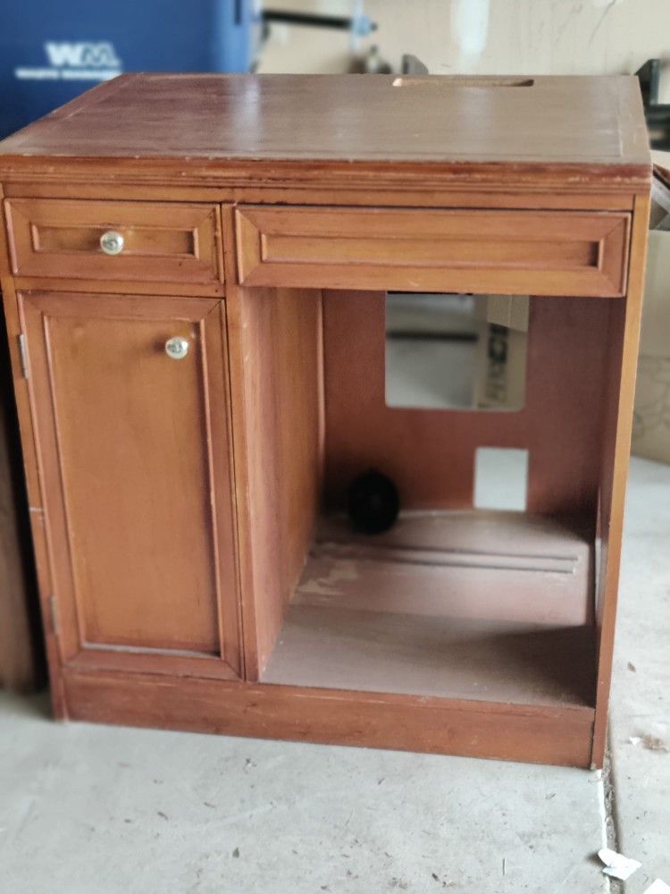 Free Wooden Desk with Hutch