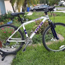 Trek 6000 Mountain Bike