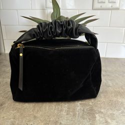Black Handbag 