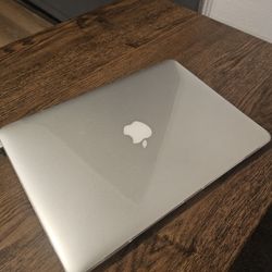 MacBook Air 13 Inch 8GB 256GB