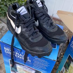 Nike Cleats Size 9!