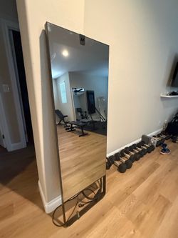 Lululemon workout mirror