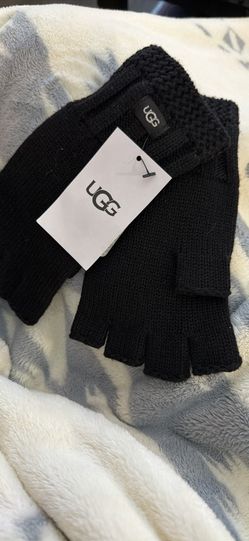 Ugg fingerless gloves black