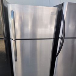 FRIGIDAIRE STAINLESS STEEL FRIDGE