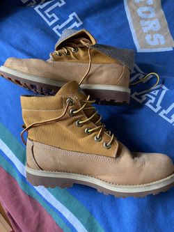 Boys Timberland Size 5 & Other Shoes Similar Sizes