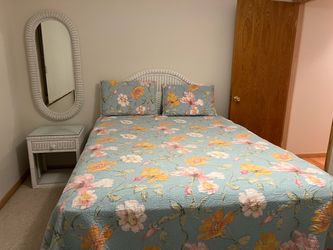 White Wicker Bedroom Set, Queen