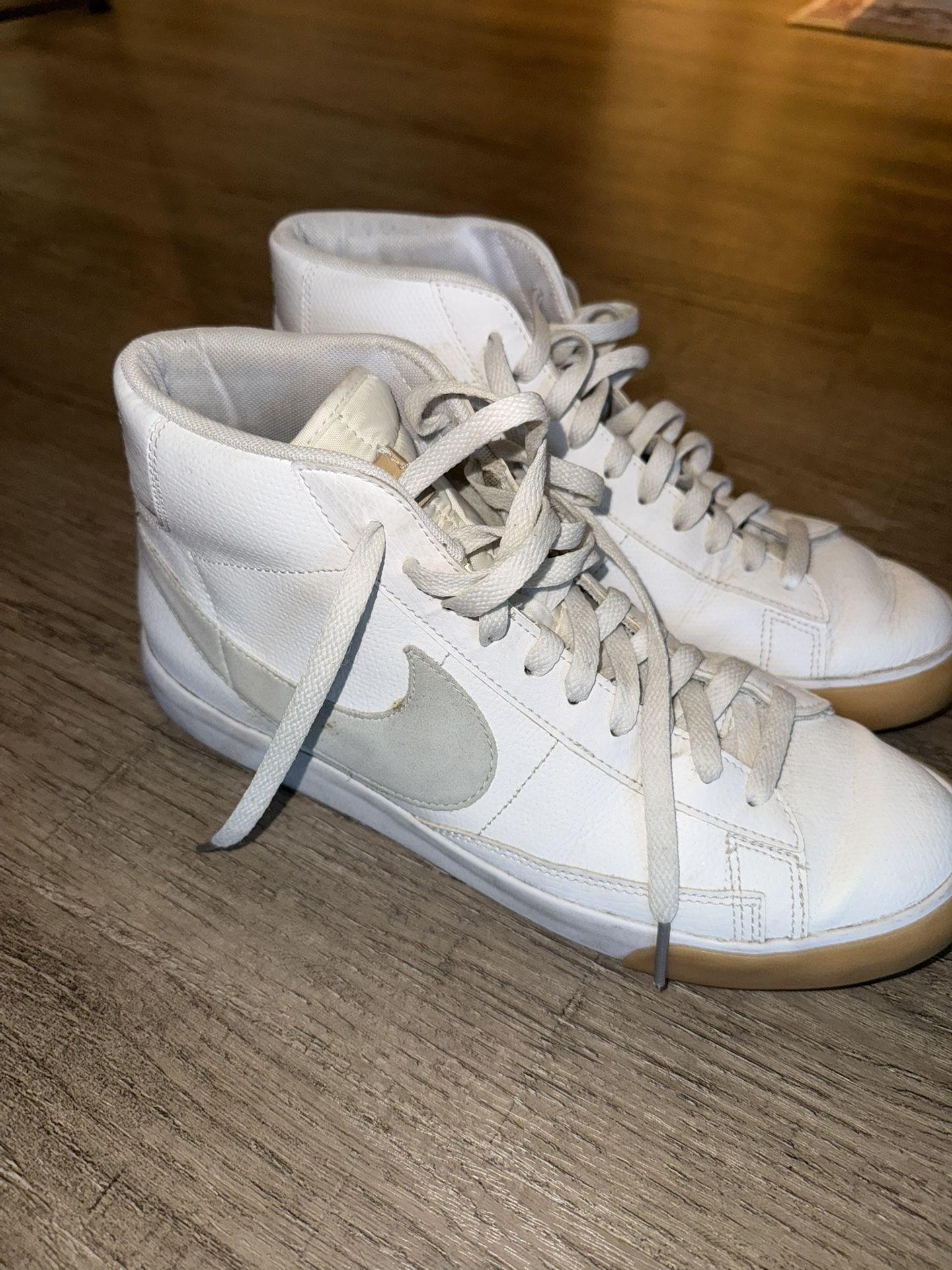 Nikes Men’s Size 10