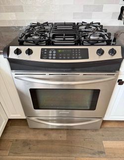 Frigidaire Electrolux 30" Slide-In Gas Range