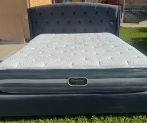Beutiful cal king bed with good mattress set
