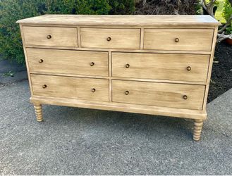 Dresser DELIVERY AVAILABLE
