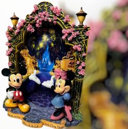 Disney Bradford Exchange Main Street U.S.A. 30th Anniversary Plate Sculpture COA