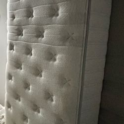 Leesa Twin  XL Mattress. Westside By N Mesa And Resler