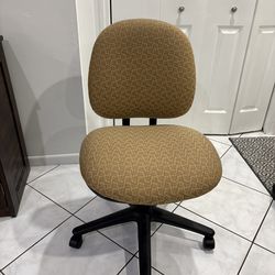 Desk chair
