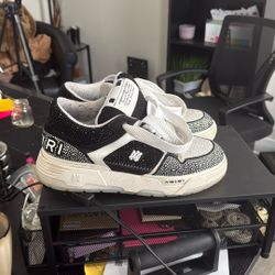 Amir’s White/ Black Size 12.5