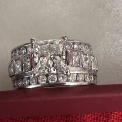 Wedding/engagement Ring