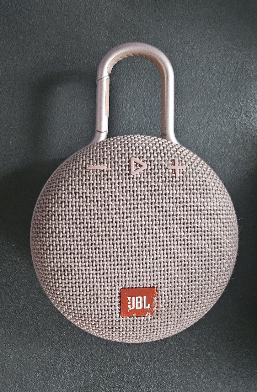 Pink JBL clip 3