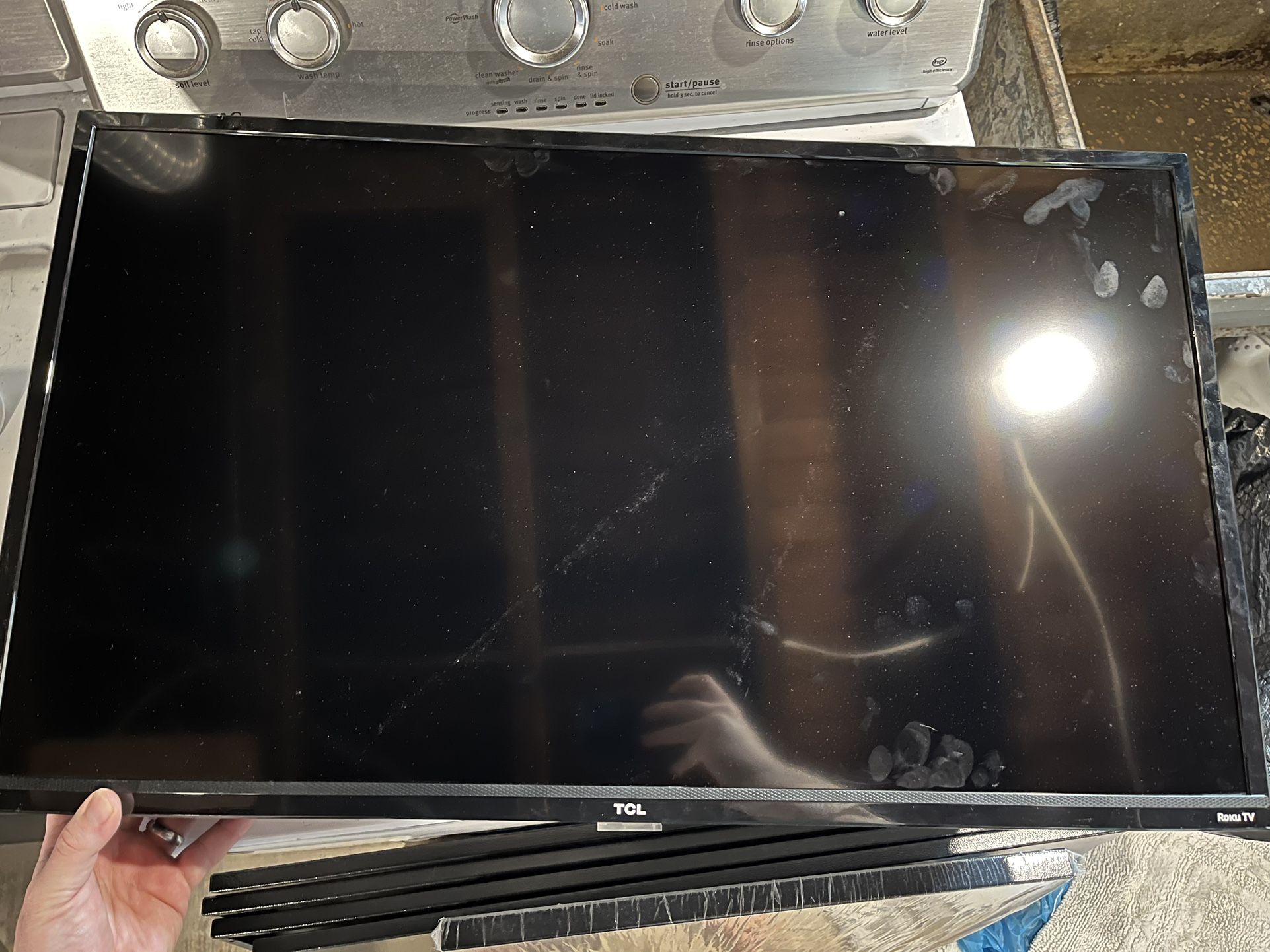 32” Roku Smart Tv