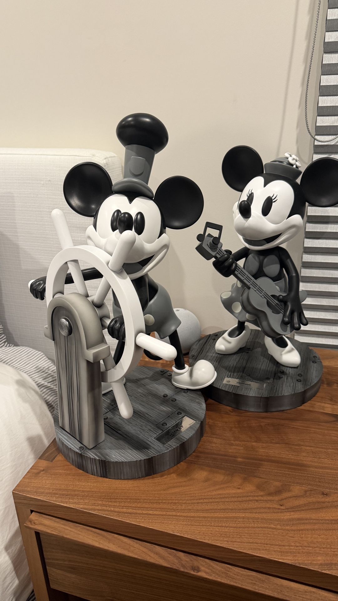 Mickey And Minnie Statue! Limited To 3000 Steamboat