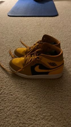 Nike Air Jordan’s Mid 1