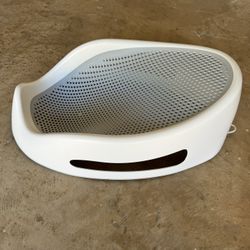Like- New Angelcare Baby Bath Support Seat
