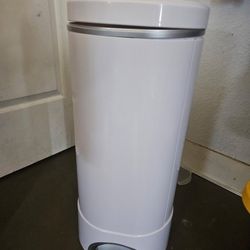 Baby Munchkin Diaper Pail 