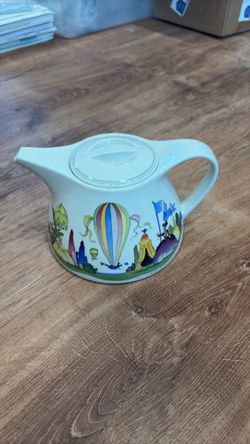 Vintage Tea Pot (Villeroy & Bosch “Le Ballon” Vitro-Porcelaine)