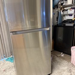 Samsung 29in wide fridge freezer not working will take price or best offer