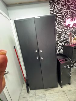 Salon sale