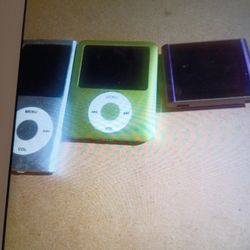 VINTAGE APPLE INC. IPOD CLASSIC  SOLD AS IS