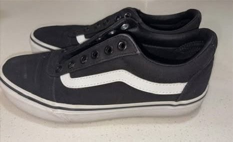 Worn Women’s 6.5 Vans (no Laces)