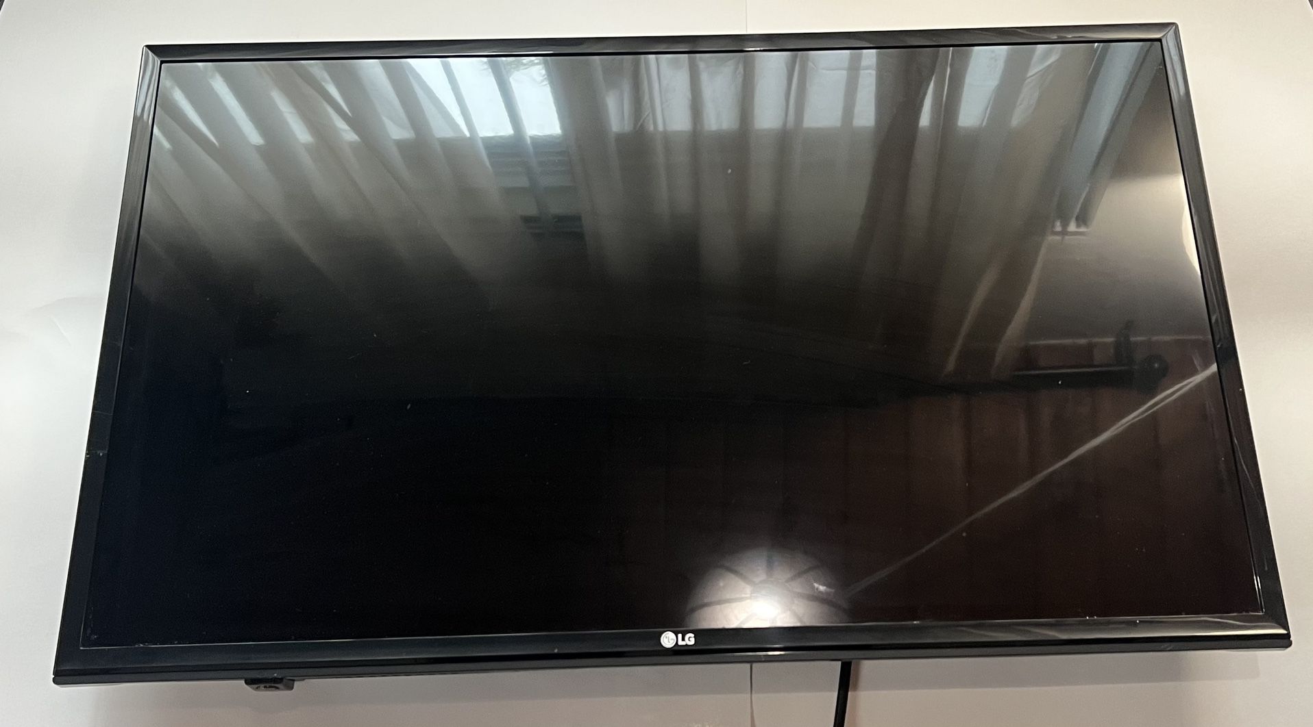 LED 32 inch Flat screen HD TV - LG 32LH500B