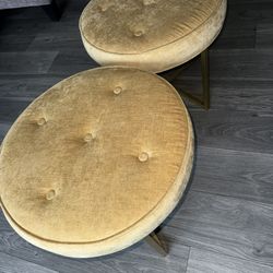 2 Ottoman Chairs 