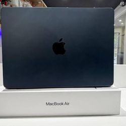 Apple - MacBook Air 15-inch Laptop - Apple M4 chip Built for Apple Intelligence - 16GB Memory - 256GB SSD - Midnight