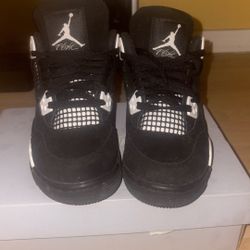 JORDAN 4 RETRO 'WHITE THUNDER' Size 5 Youth Perfect Condition 