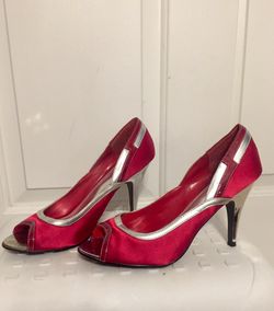 Red pumps