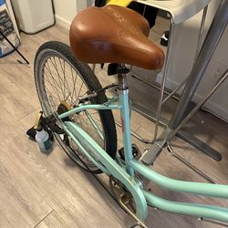 Very nice beach cruiser. With gears and basket located in. PB 120 OBO