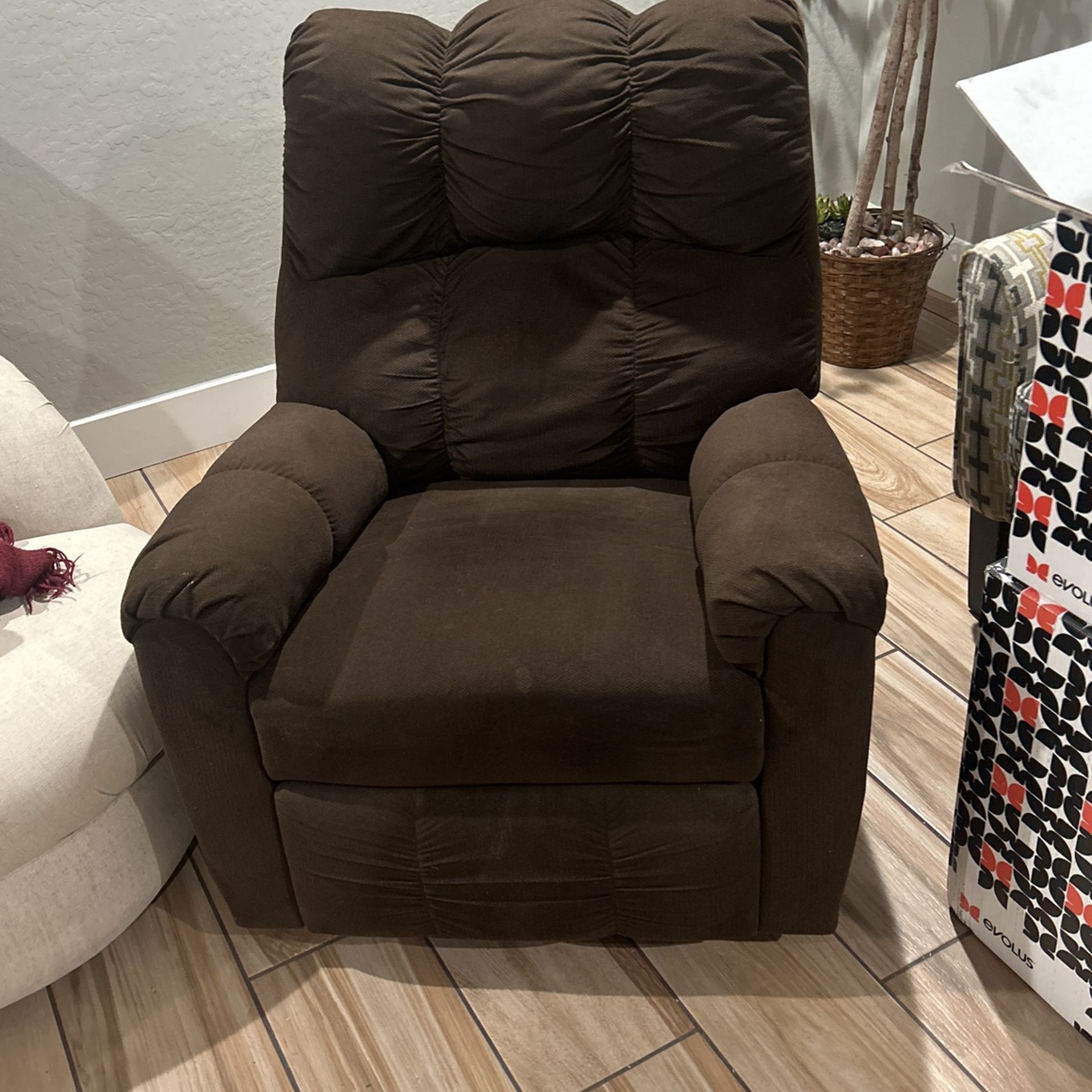 Recliner Chair for Sale in Phoenix, AZ OfferUp
