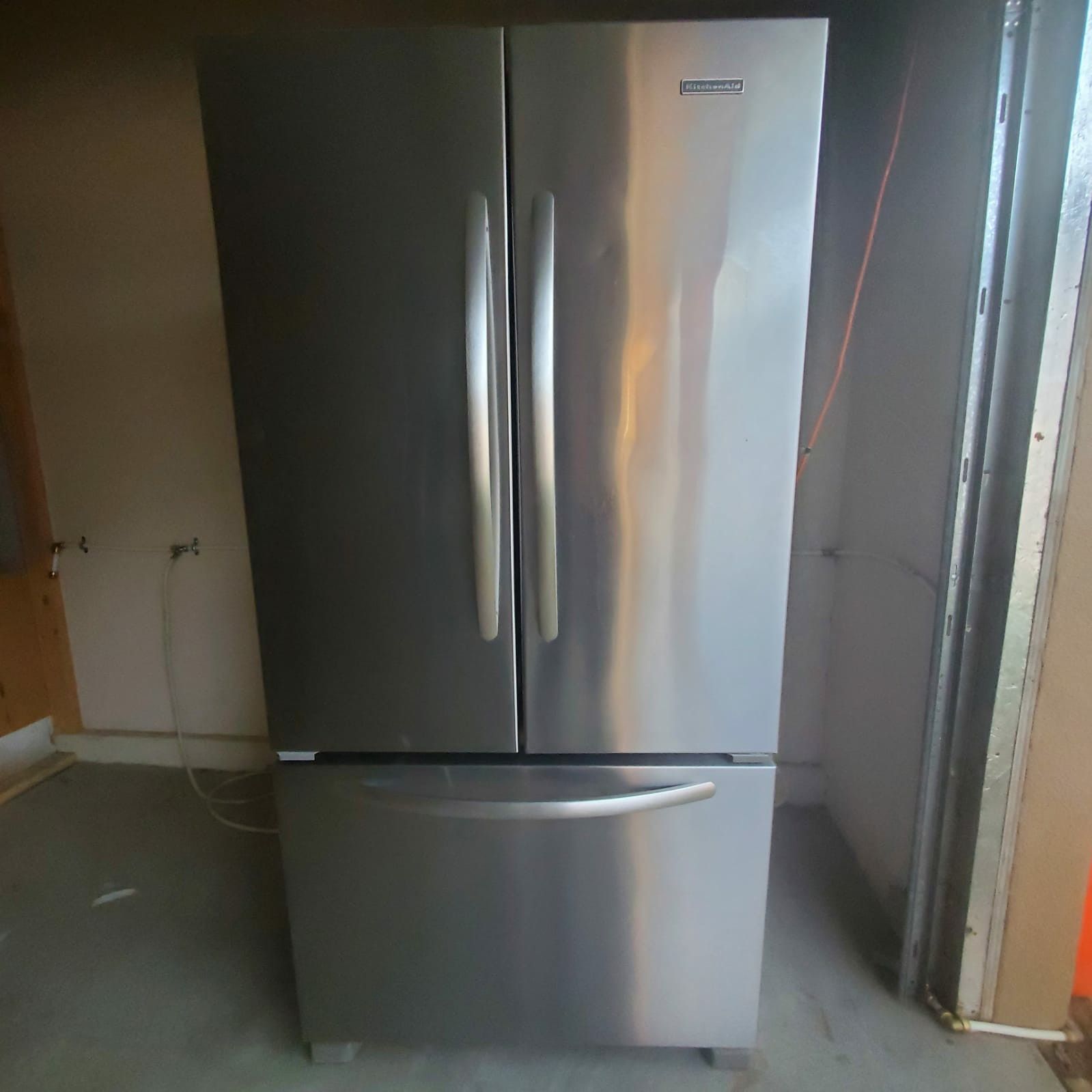 Refrigerator kitchen Aid